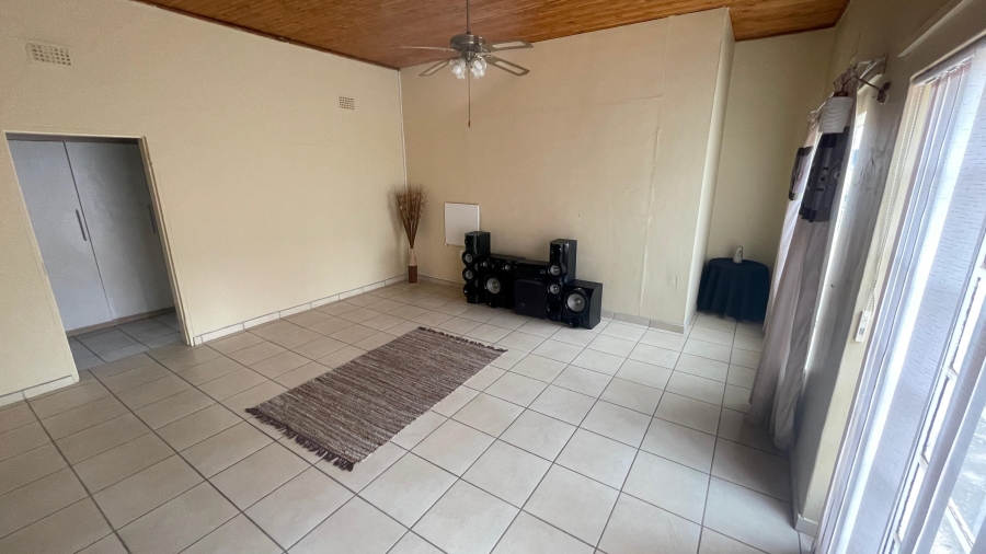 3 Bedroom Property for Sale in Harpington A H North West